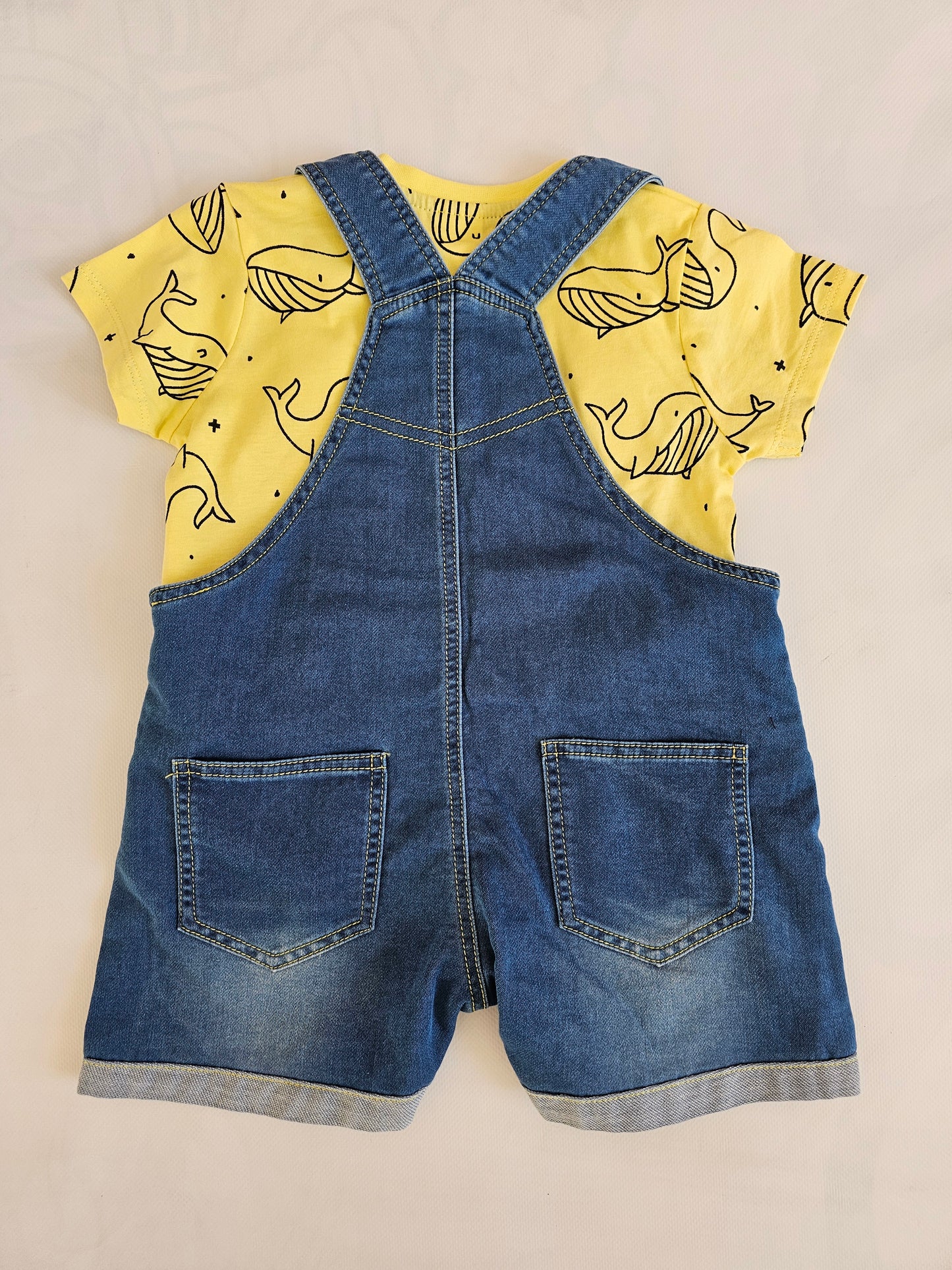 Peto denim + camiseta BALLENAS