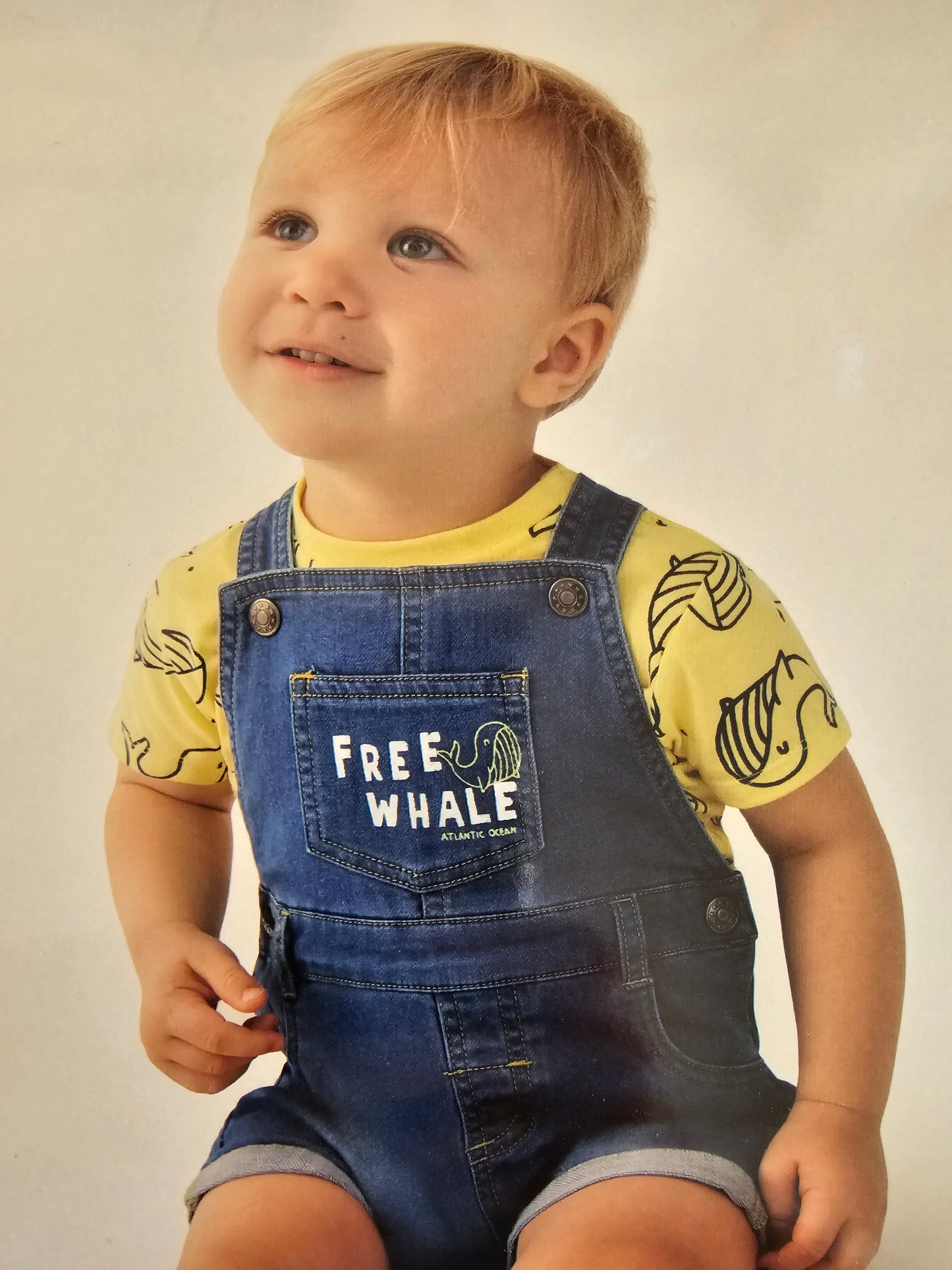 Peto denim + camiseta BALLENAS