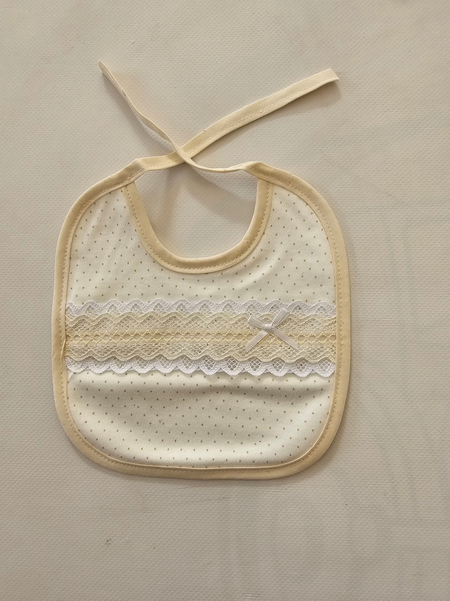 Babero Puntilla