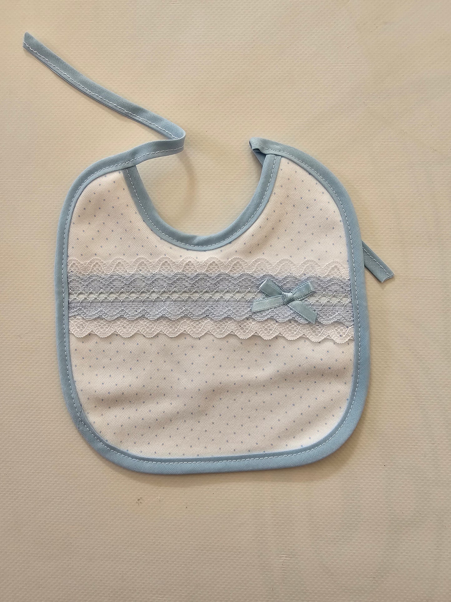 Babero Puntilla