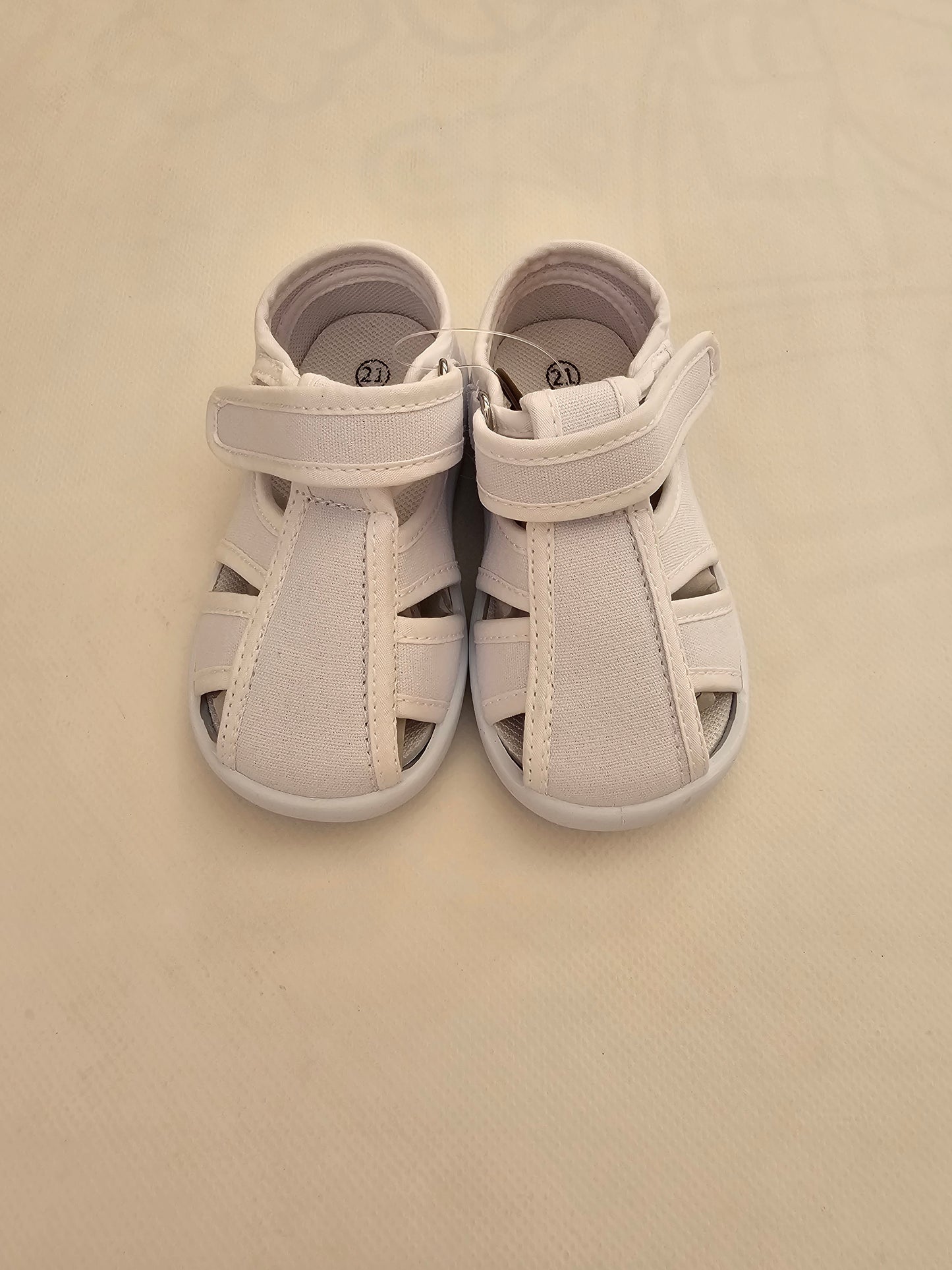 Zapatillas de lona con aberturas laterales