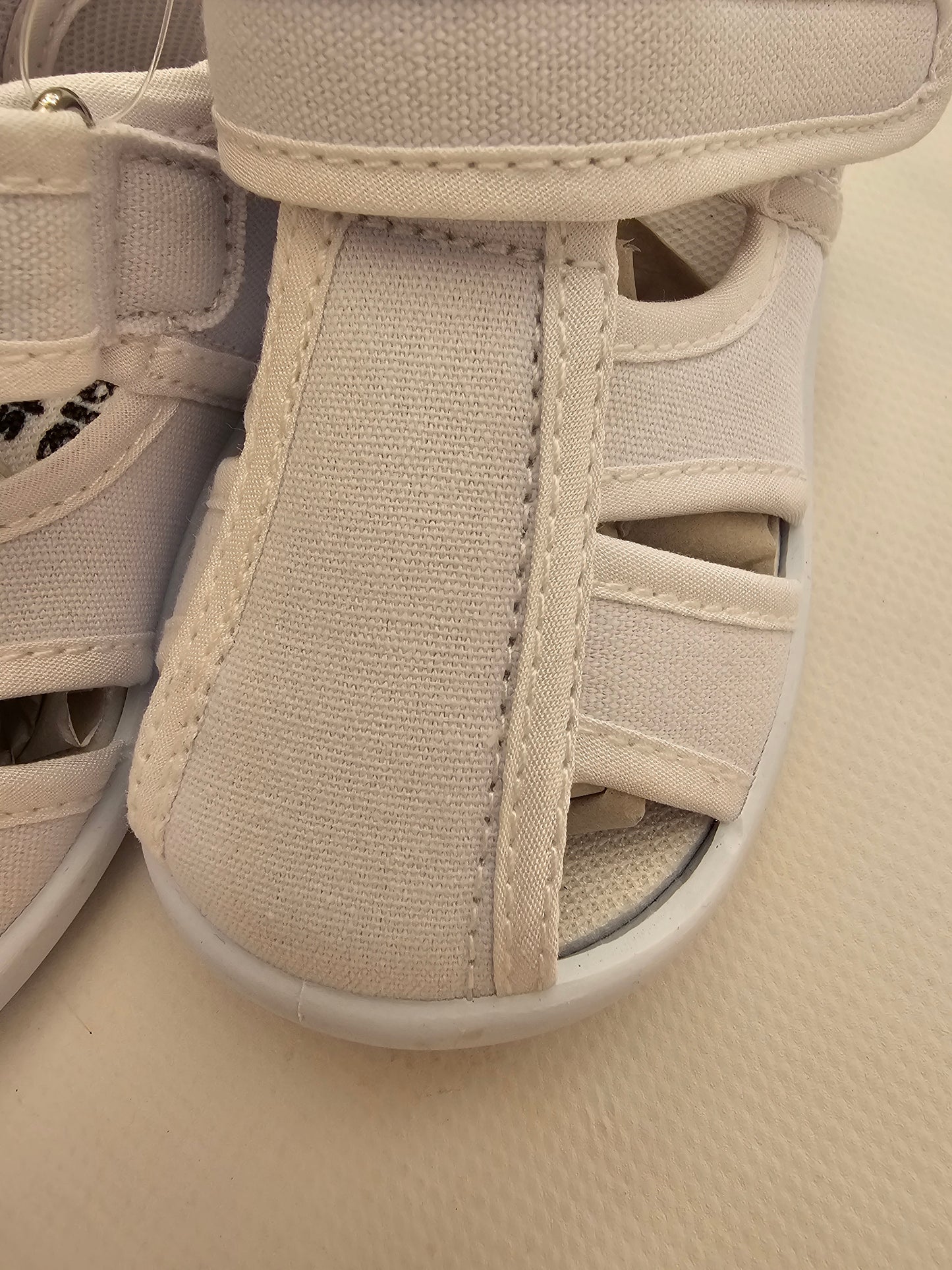 Zapatillas de lona con aberturas laterales